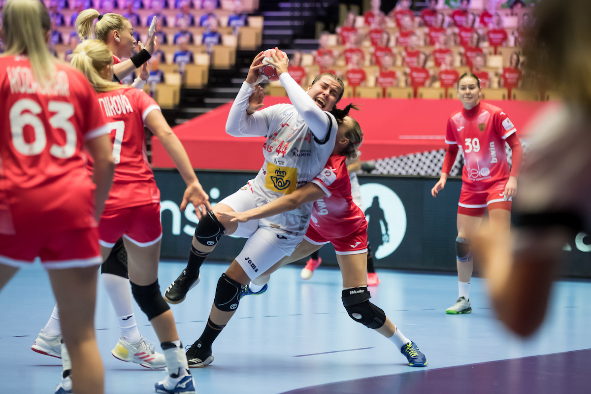 Русия повали Испания, Германия тръгна с победа над Румъния width=