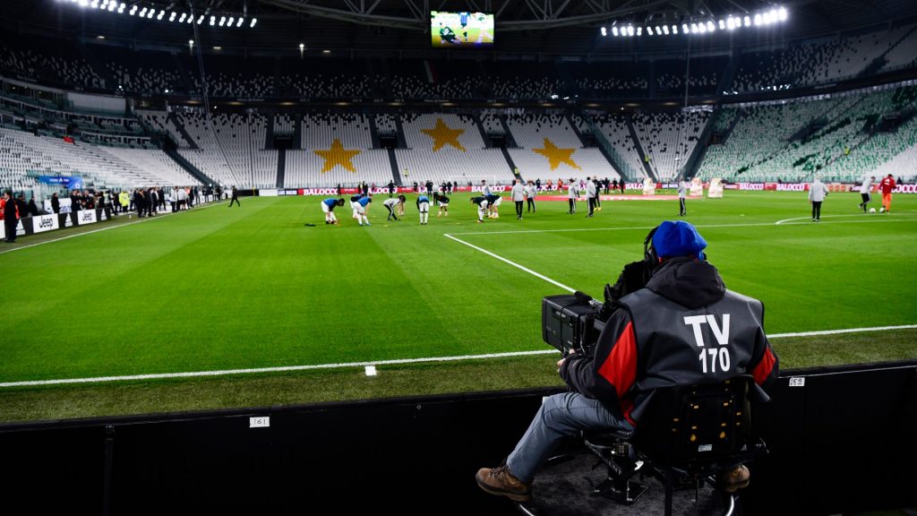 В Италия с бавни темпове ще отварят стадионитe от 8 октомври