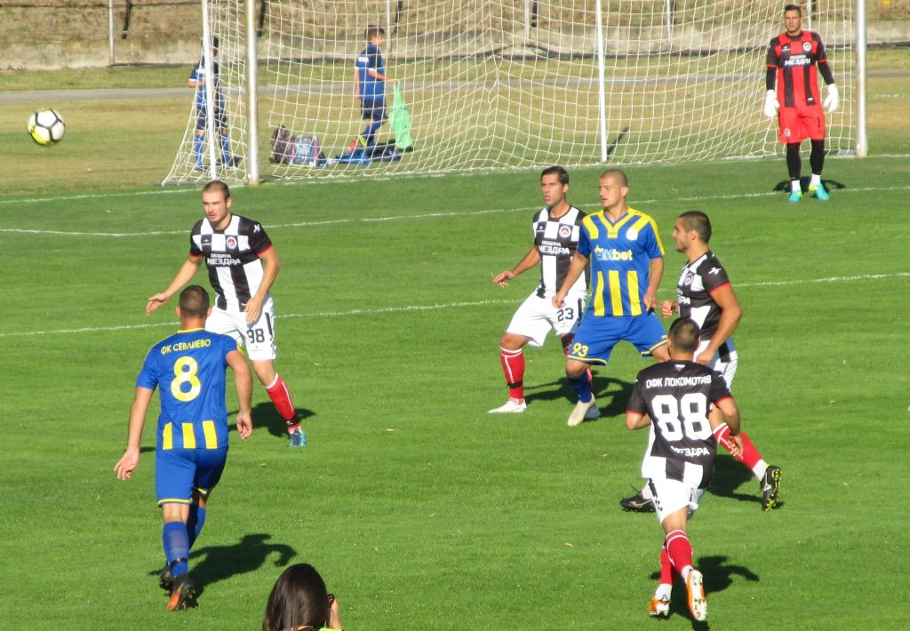 Шестзвезден Севлиево прегази Локо (ГО), чака Славия