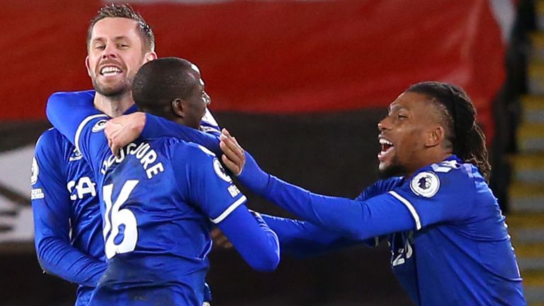 Нова победа за Евертън – отново мърсисайдски тандем на върха