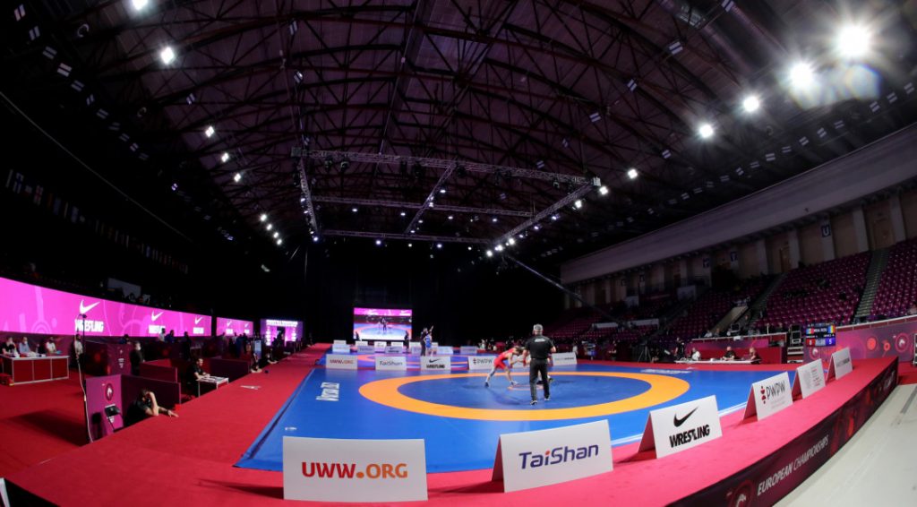 Денис Демиров в спор за бронза срещу албанеца Сина