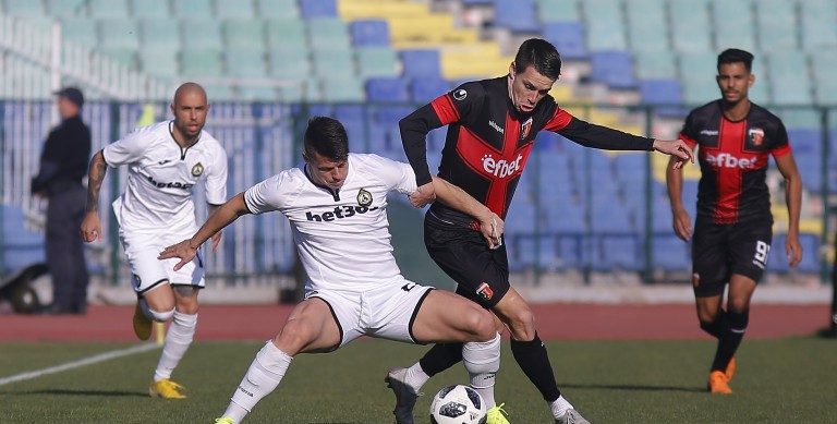 Славия гласи контрола с Локо Пловдив width=