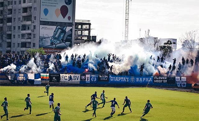 Спартак ще опита да доближи Светкавица