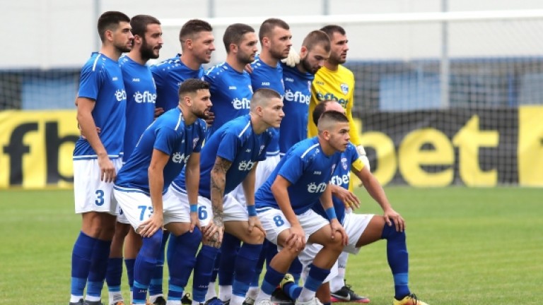 Успешен старт на ерата “Васил Петров”, Спартак настигна Шумен