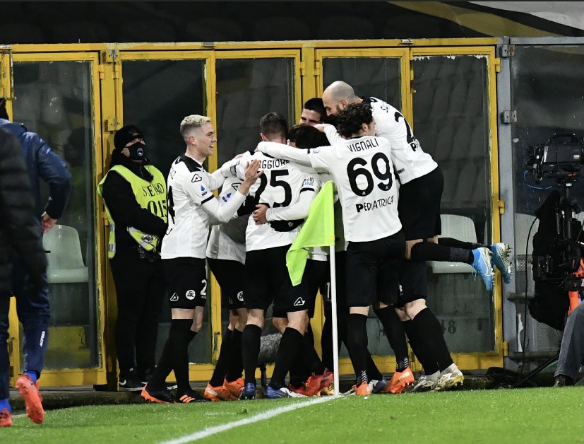 Мач за историята – Специя с първа победа над Милан