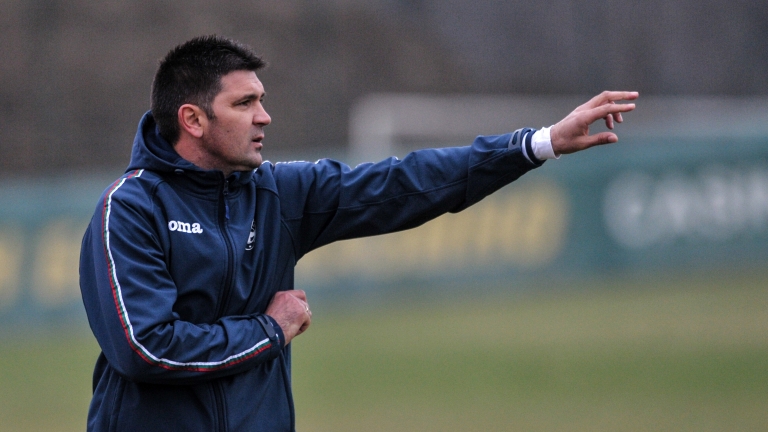 Селекционерът на юношеските национали поема Славия ако Заги си тръгне