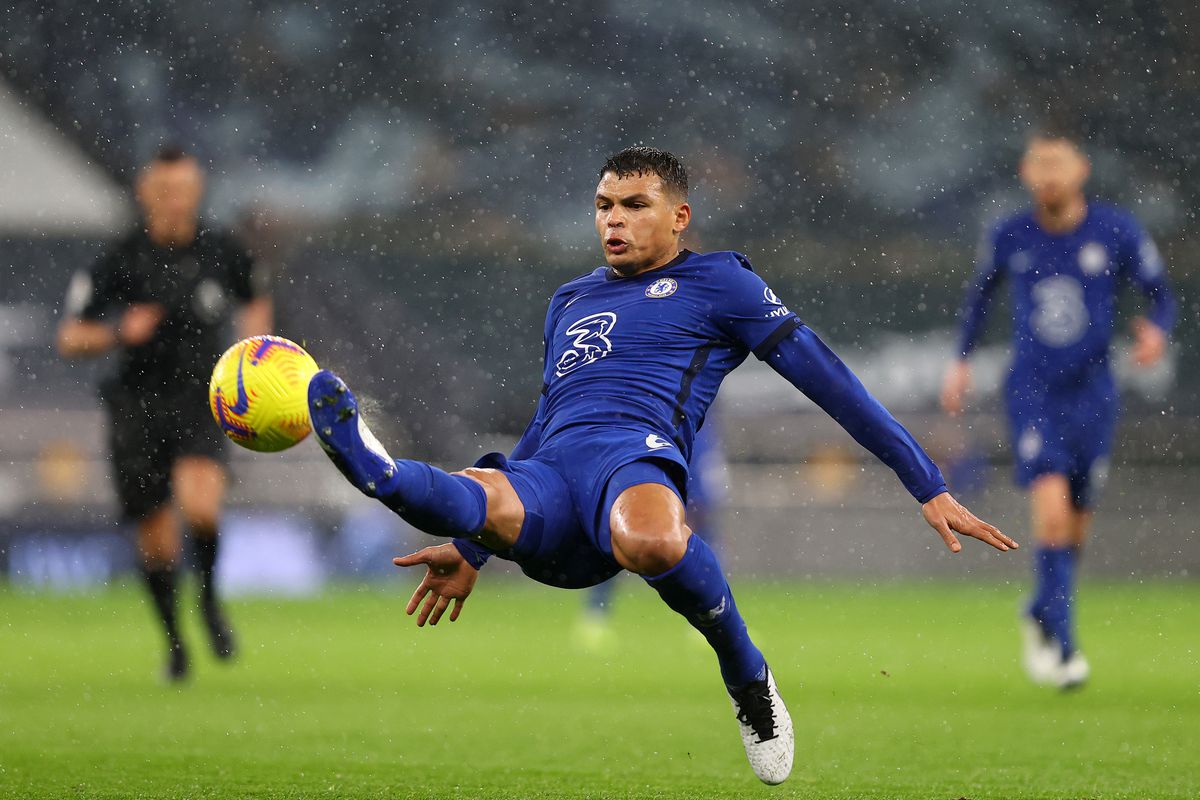 Челси е на финалната права в преговорите с Тиаго Силва width=