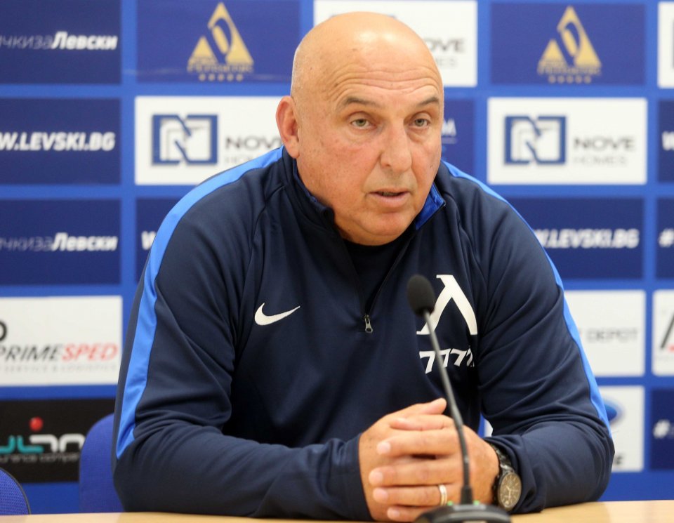 Георги Тодоров ще продължи да води отбора на Левски width=
