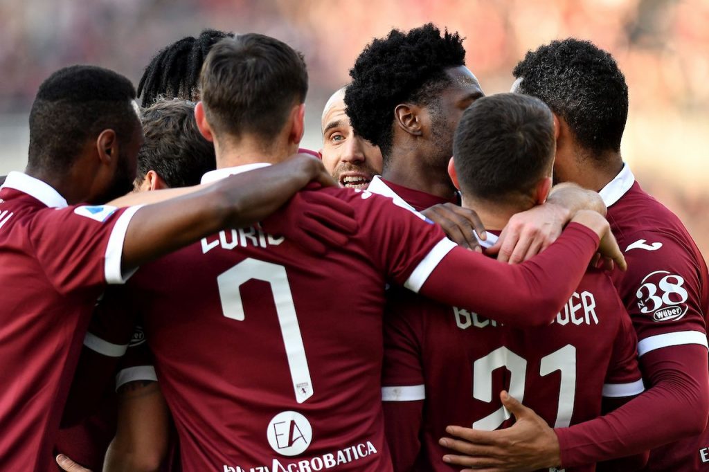 Изолираха клуб от Серия А заради 4 положителни теста за COVID-19