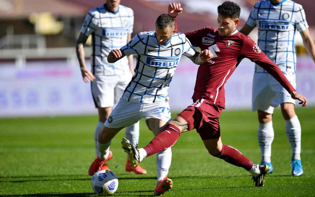 Интер мина и през Торино за осма поредна победа в Серия А