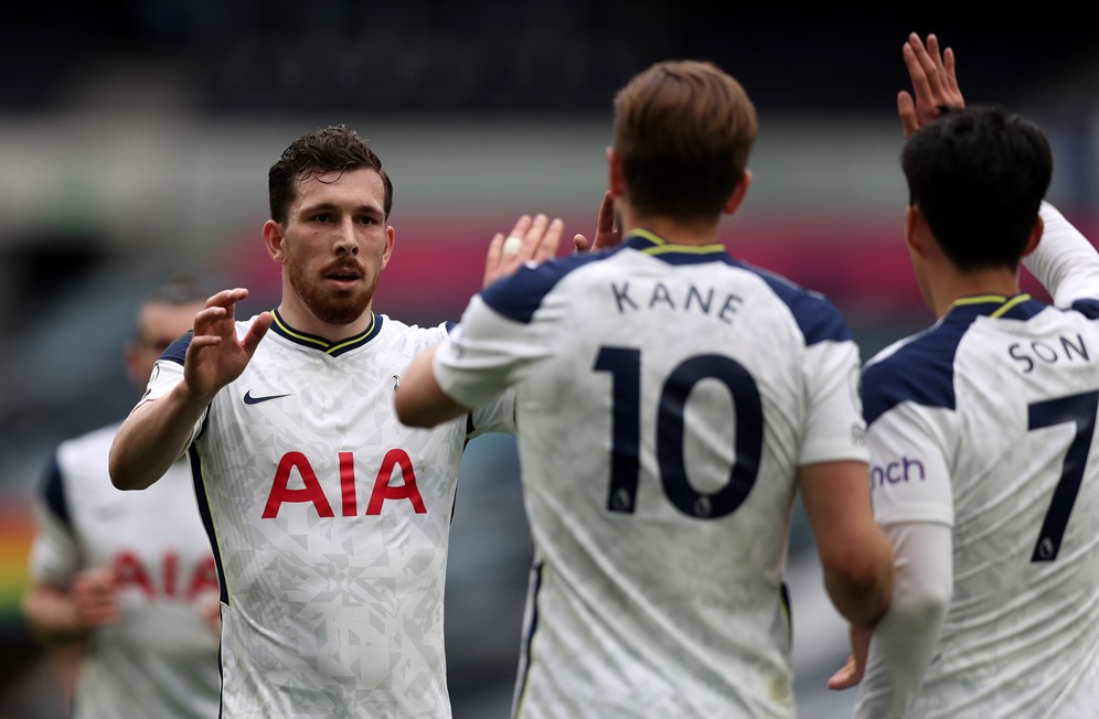 Тотнъм се изкачи в Топ 6 след рутинен успех над Уулвс