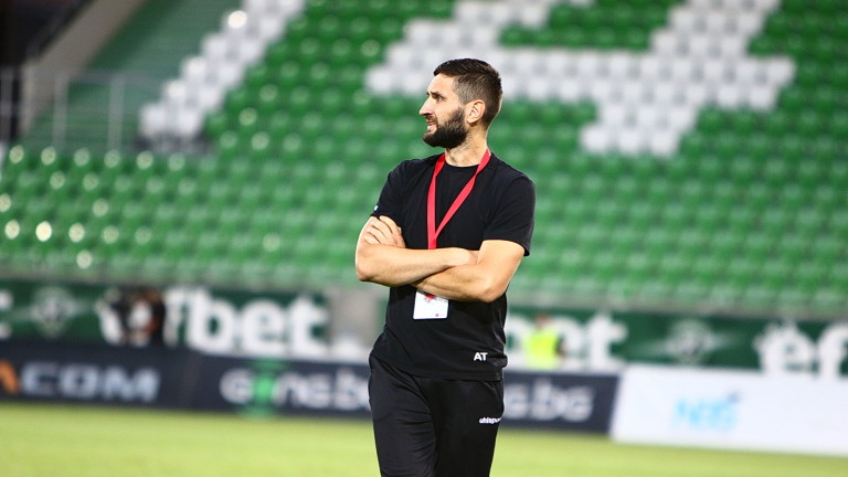 Тунчев: Напуснаха ни 6 основни играчи и е нужно време width=