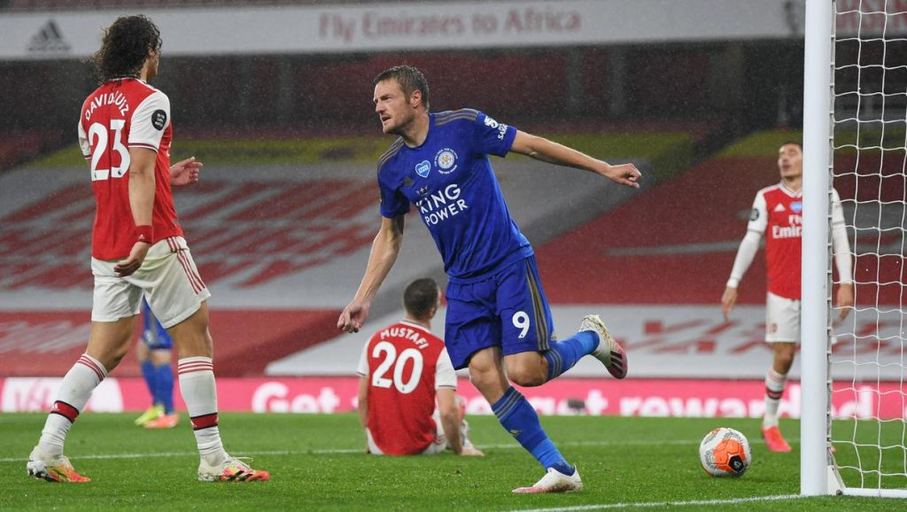 Лестър излъга Арсенал с победен гол на резервата Варди
