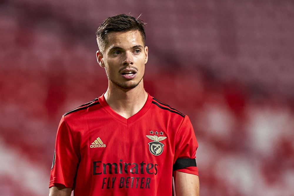 Челси се прицели в една от звездите на Бенфика