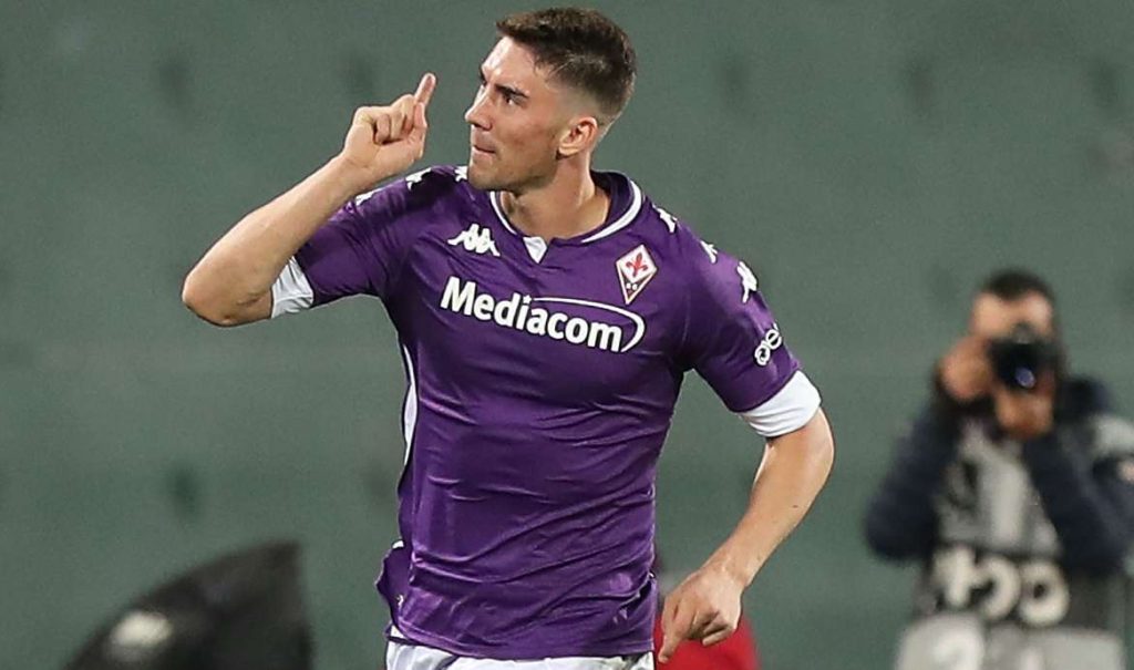 Арсенал с интерес към звездата на Фиорентина