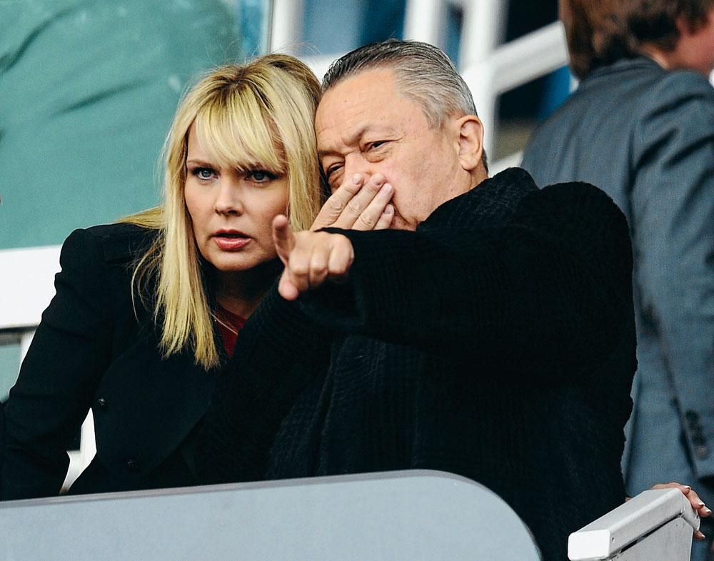 В Уест Хям заложиха на порно-актриса width=