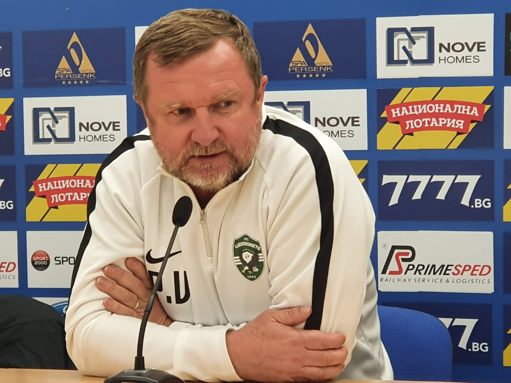 Върба се оправда с липса на подкрепа от опитните играчи