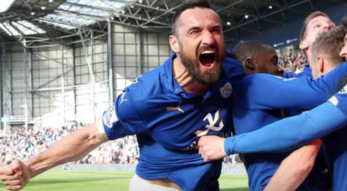 Шампион с Лестър и Андерлехт пред дебют в ММА width=