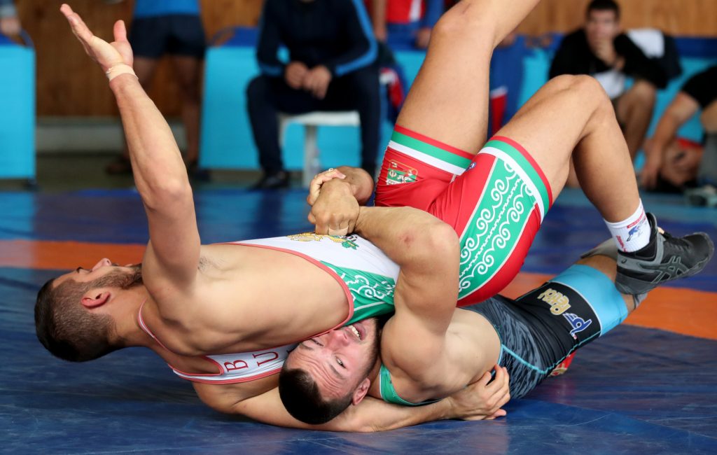 Борците на Ботев (Враца) диктуват модата при класиците