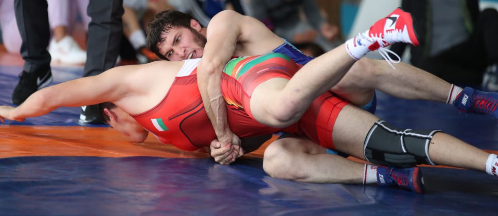 Умарпашаев надделя над Киров, изненадващ туш при жените