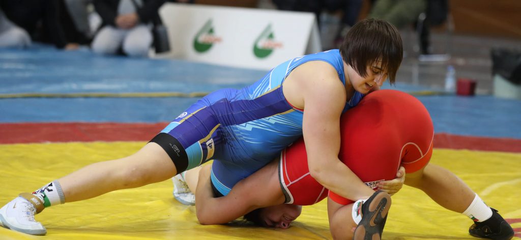 Солиден старт за Янева и Николова