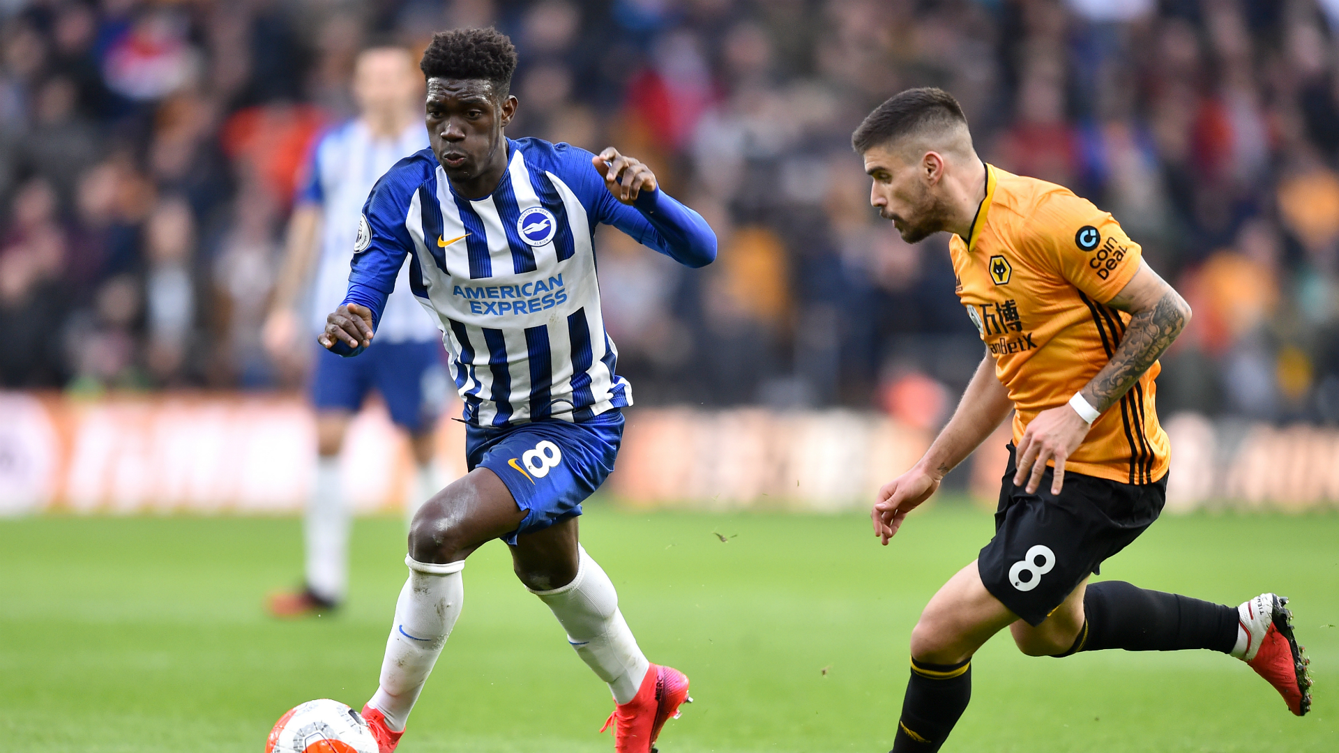 Арсенал и Ливърпул са по петите на Ив Бисума width=