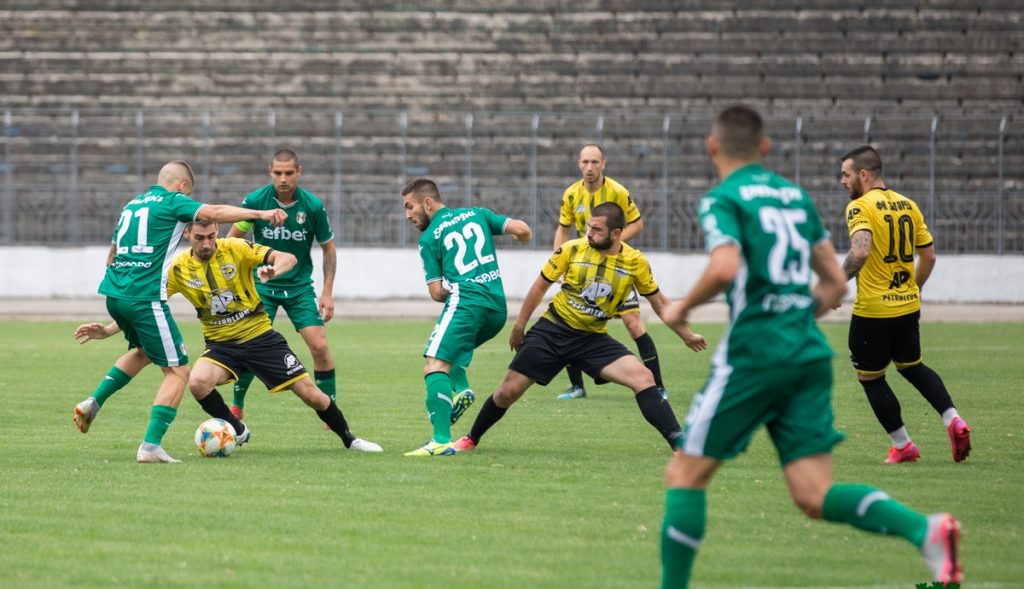 Успех за Загорец в първия официален мач за 2021 година