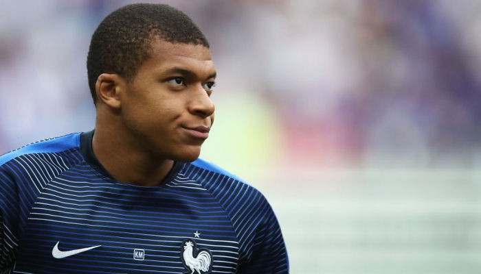 Животът и кариерата на Мбапе Страст на прага на безумието