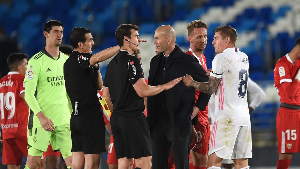 Зидан беснее след Севиля: Да ми обяснят правилото за игра с ръка