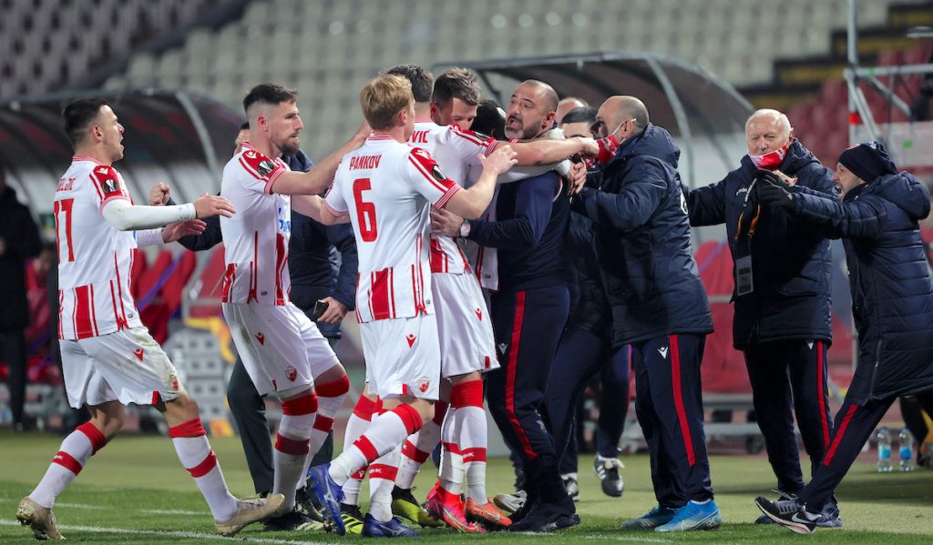 Дори с 10 души Звезда стигна до равенство с Милан